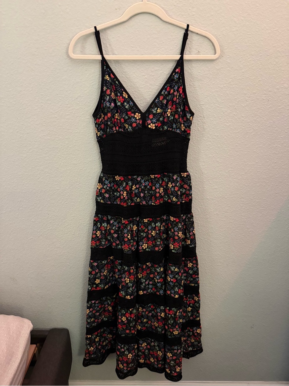 Black Floral V-Neck Spaghetti Strap Midi Dress with Lace Panels